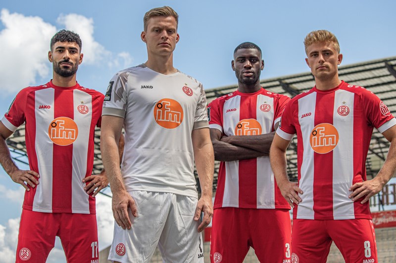 Rot-Weiss Essen Und "ifm" Präsentieren Neuen Hauptsponsor Und Trikot ...